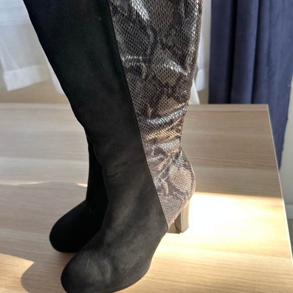 EUC | Women’s boots - Picture 2 of 4